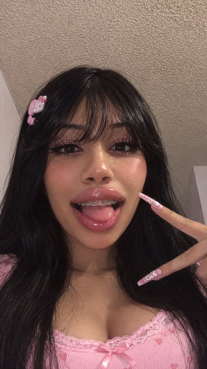sergycutieuwu's tweet photo. 🌸💗🎀✨💅🏻 HOLAAAAA REINA LINDA~ 🥹💕🫶🏻 BIENVENIDA A MI PEQUEÑO MUNDO KAWAII DE BRILLOS, VIBRAS ROSAS, RISITAS Y ENERGÍA FEMENINA 🌷🎀💞✨ SEAMOS LINDAS, FELICES Y EXTRA JUNTAS #femboy #femboyespañol #kawaii #baddie #cutecore #adoreable #cute https://t.co/ijHNpPdufX