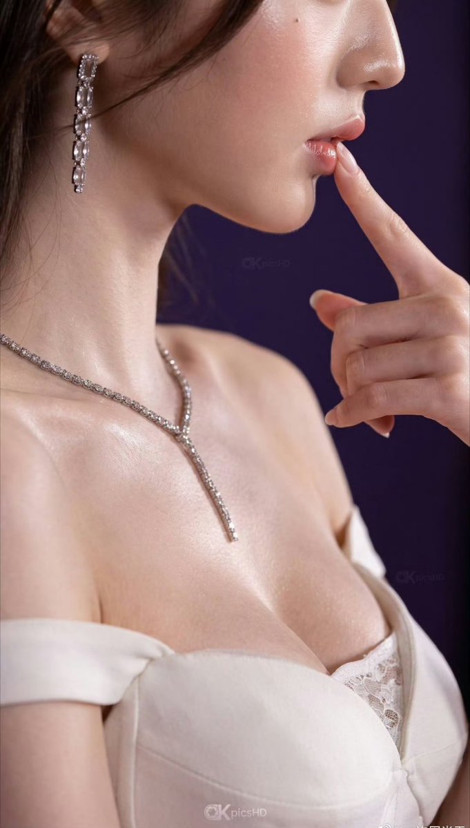 subo08's tweet photo. 张元英神级细节图 

这得多软多多香 https://t.co/hPn1CxXdVq