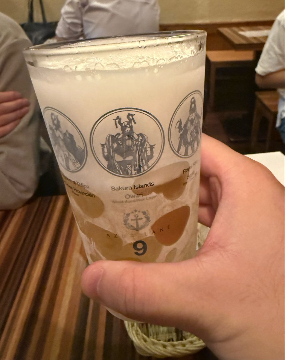ichinotani_mayu's tweet photo. 秋葉原nicoさん!!!
ビール飲みましたーーー!!✨
ジョッキも買えたよーーー!!
#アズレンMUSI9FES
#dd4d https://t.co/hrQHPGfIWT