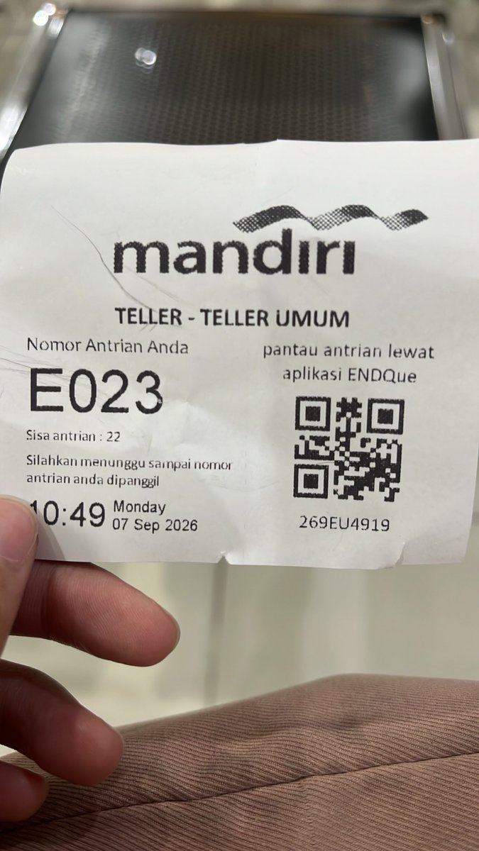 youradr's tweet photo. dasar aneh, klo tetep harus pakai no antrian knp ada fitur reservasi di mbanking jir, lucu @mandiricare @bankmandiri https://t.co/SzGYqu7Wsy