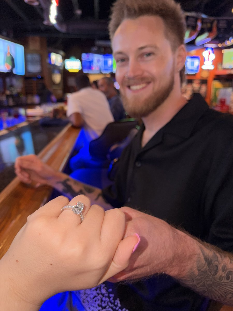 nicole_hattman's tweet photo. Just engaged! ¡Te amo! @JordyRaus https://t.co/3MafHomoVb