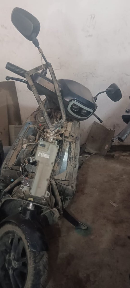 PriyanshuAzure's tweet photo. @OlaElectric @bhash @OlaEV_Support even been opened and warranty/insurance approval is pending.
I’m trying to call Mr. Amit for an update, but he isn’t answering. Sometimes Mr. Kamlesh answers, but there is still no clear status.
Mr. Amit has promised the job card will be opened today and the insurance company https://t.co/Ld4XaPWTbP
