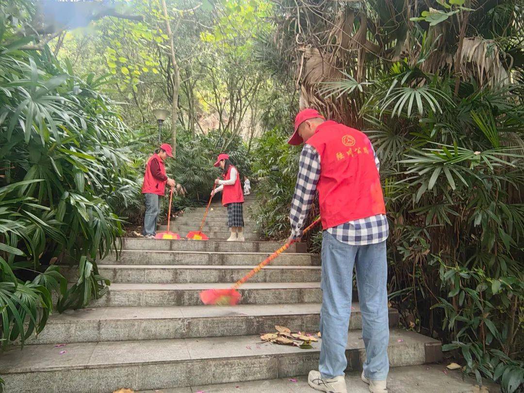 tarun22918's tweet photo. Join our community clean-up this Saturday 9AM at Central Park! Bring gloves u0026 friends—let’s make our neighborhood shine together! https://t.co/D4SwgK1Rfq
