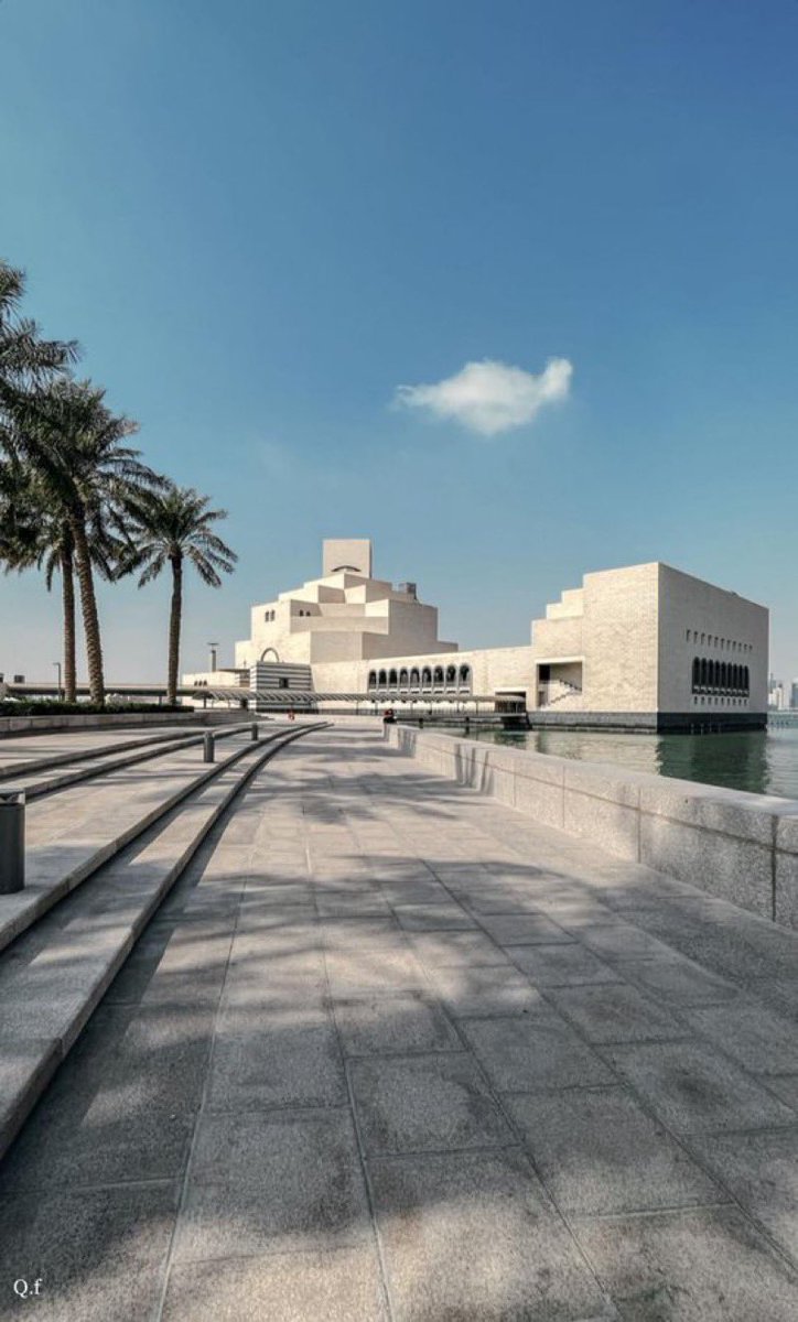 qatarweather's tweet photo. صباح الخير
غبار عالق إلى ضباب خفيف على بعض المناطق في البداية، يصبح حار نهاراً مع فرصة لتشكل سحب محلية. الرياح جنوبية شرقية، خفيفة إلى معتدلة السرعة.
#قطر

Good morning
Hazy to misty at places at first, becomes hot daytime with a chance of local clouds. Southeasterly winds, light to moderate in speed.
#Qatar