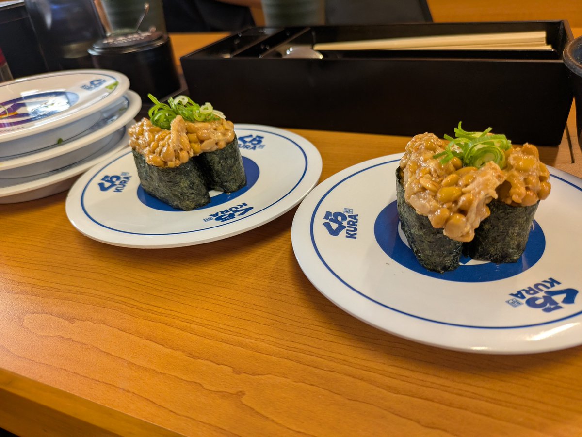 hphiragi's tweet photo. くら寿司なんか納豆多いぞ https://t.co/kIuuee6FYl