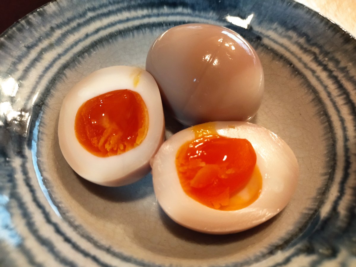 ArturGalata's tweet photo. 私『きんぴらごぼうは？』
日本『ごぼうを炒めてめんつゆ』

私『煮卵は？』
日本『ゆで卵をめんつゆに漬ける』

私『炊き込みご飯は？』
日本『具材と米をめんつゆで炊く』

私『揚げ出し豆腐は…』
日本『豆腐を揚げて…』
私『ﾄﾞｷﾄﾞｷ…』
日本『めんつゆ』
私『めんつゆ、神調味料！！』 https://t.co/ys2HOC5yb7