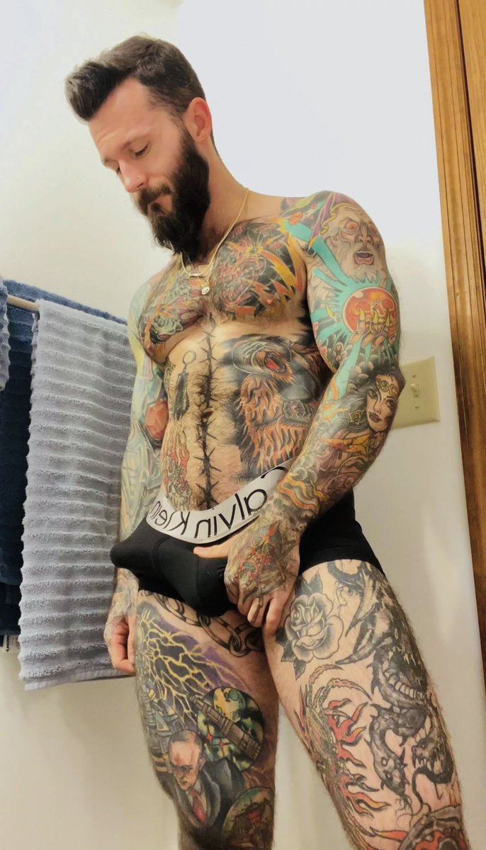 tattoo_fit's tweet photo. UPS, horny Sunday for sure 👅 https://t.co/iuy31KMlcu