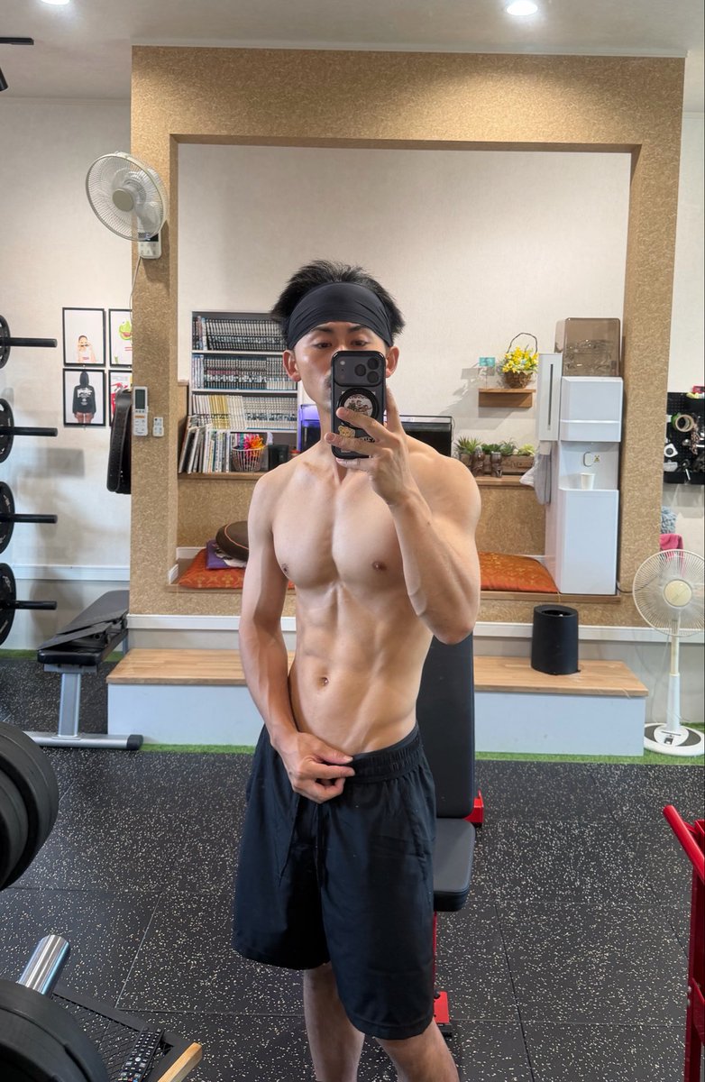Sportsgfku's tweet photo. 半年で体脂肪率20%→9%に落としました。
何をしたかというと↓ https://t.co/v6ZSTBwGii
