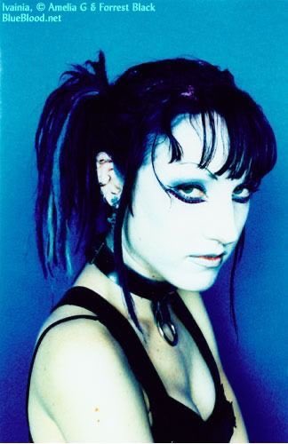 bab0oshk44's tweet photo. "The Bats" gallery in 2000: Ivainia https://t.co/rc3LbN9CcC