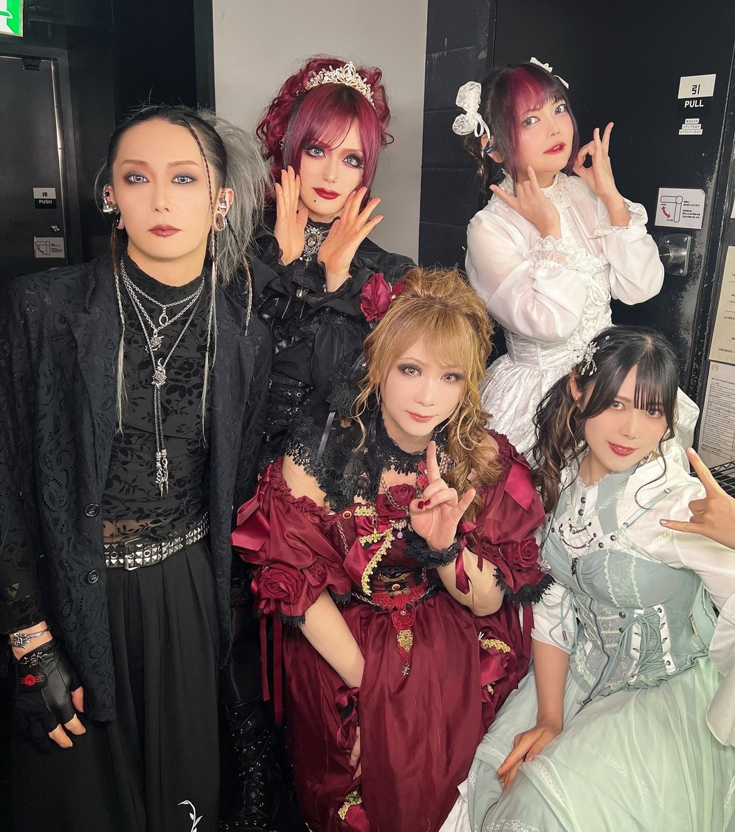 HIZAKIofficial's tweet photo. VIPチケット申し込みありがとうございました！
激烈楽しいライブにするので、一般チケットもどしどしお待ちしてます✨

HIZAKI LIVE「The Fire Within」
2026年9月17日(木)西荻BETTYROOM
開場17:30 開演18:00
<一般発売>
https://t.co/TGE4RGpfoF https://t.co/x34EKrqhuM