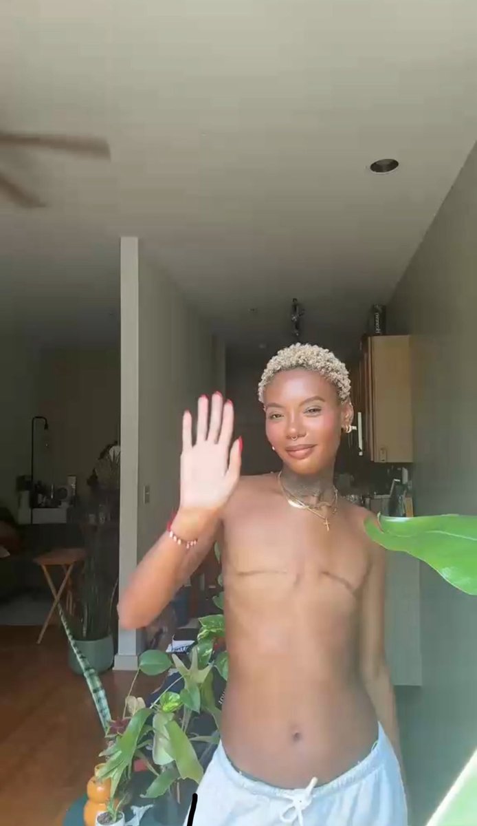 dukesurge's tweet photo. she beat breast cancer stage 4 😭😭🎉 ❤️❤️

a moment that worth celebrating forever 🎉🥹❤️ https://t.co/cXBQc4OY64