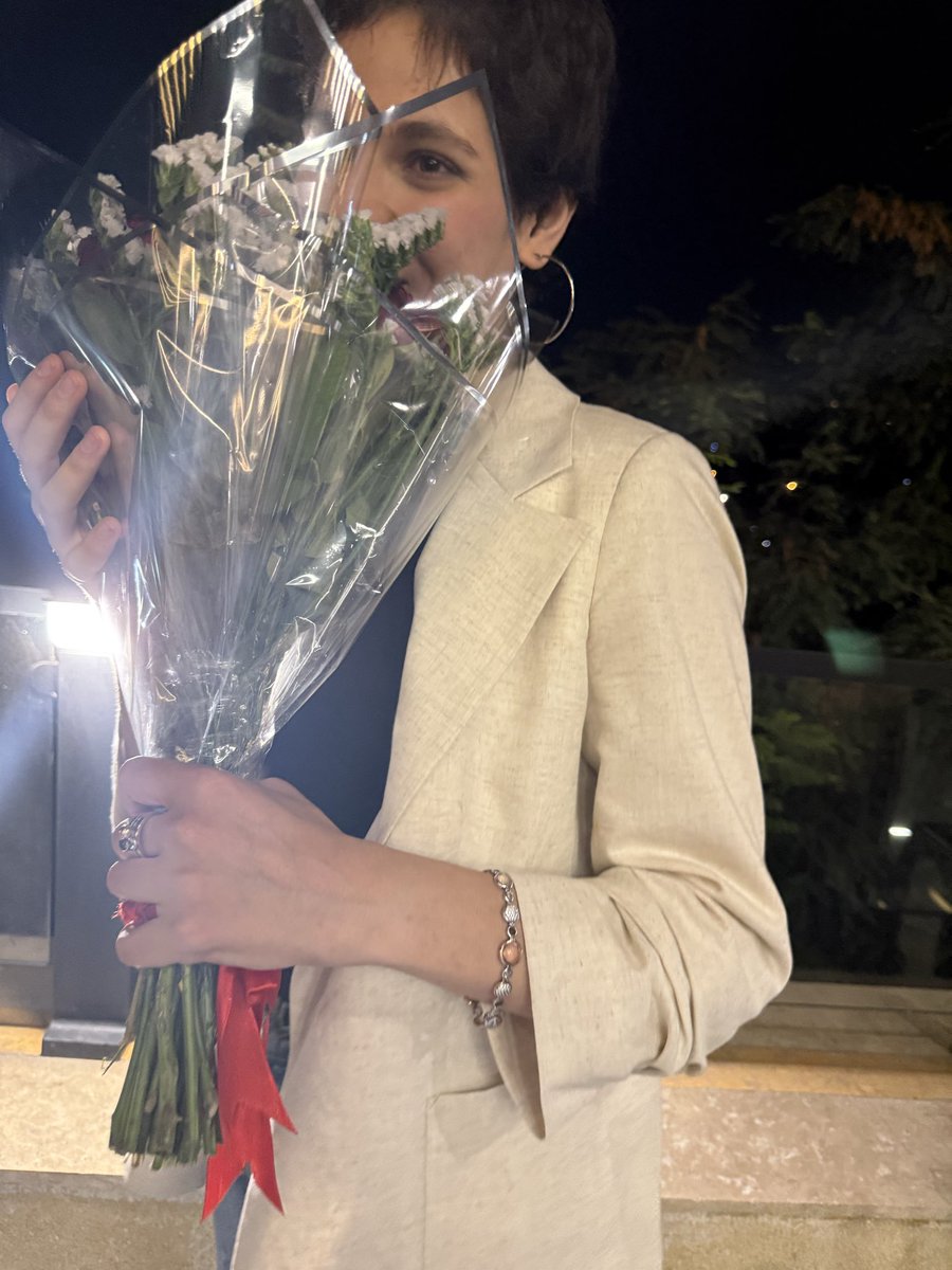DehShaghayegh's tweet photo. @Aliosakam https://t.co/khjQrxUgEV