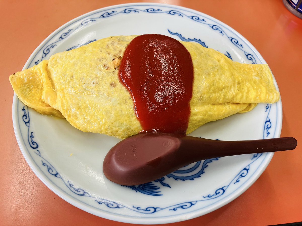 satorocky's tweet photo. 町中華のオムライス https://t.co/apo6LyxKH3