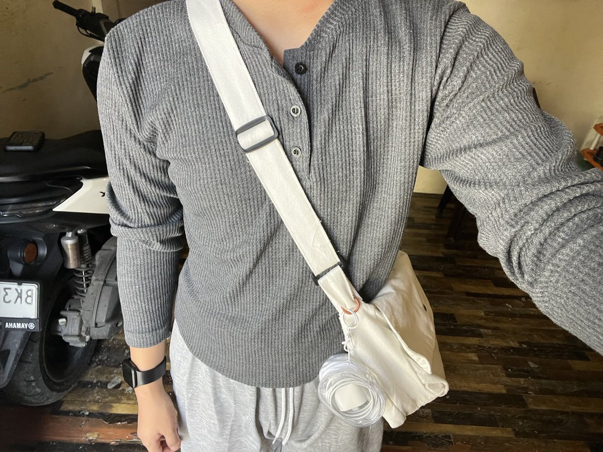snioupy's tweet photo. otpit gini pas utbk kira kira di tendang pengawas nya ga ya 🤓 https://t.co/rS9iyh1v9W
