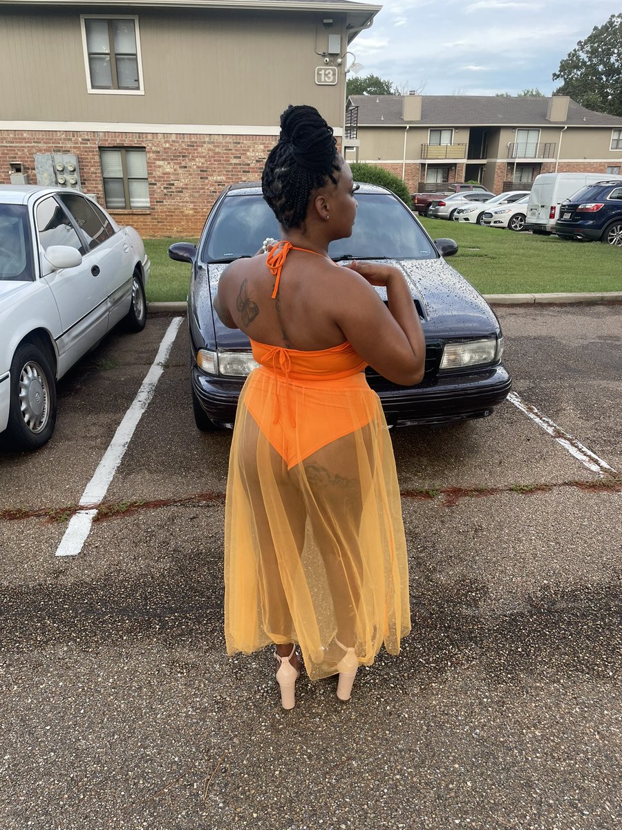 JhonniDior's tweet photo. when you look this good, you can pull off anything 🧡😝🩸 https://t.co/VAyFTeON3t