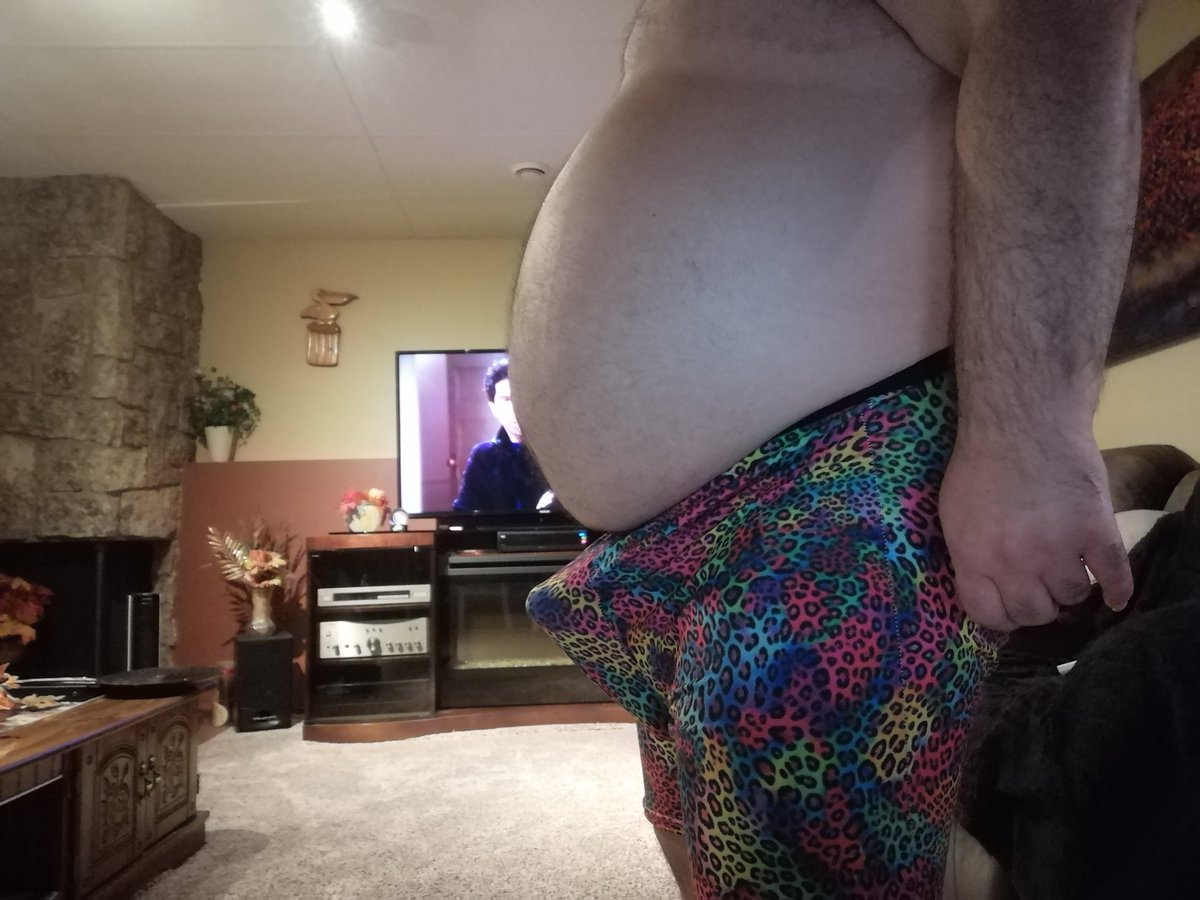 burstingblad's tweet photo. Watching other people desperate to piss gives me such a hard on #erection #belly #gainer https://t.co/cIxl1Bw7tq