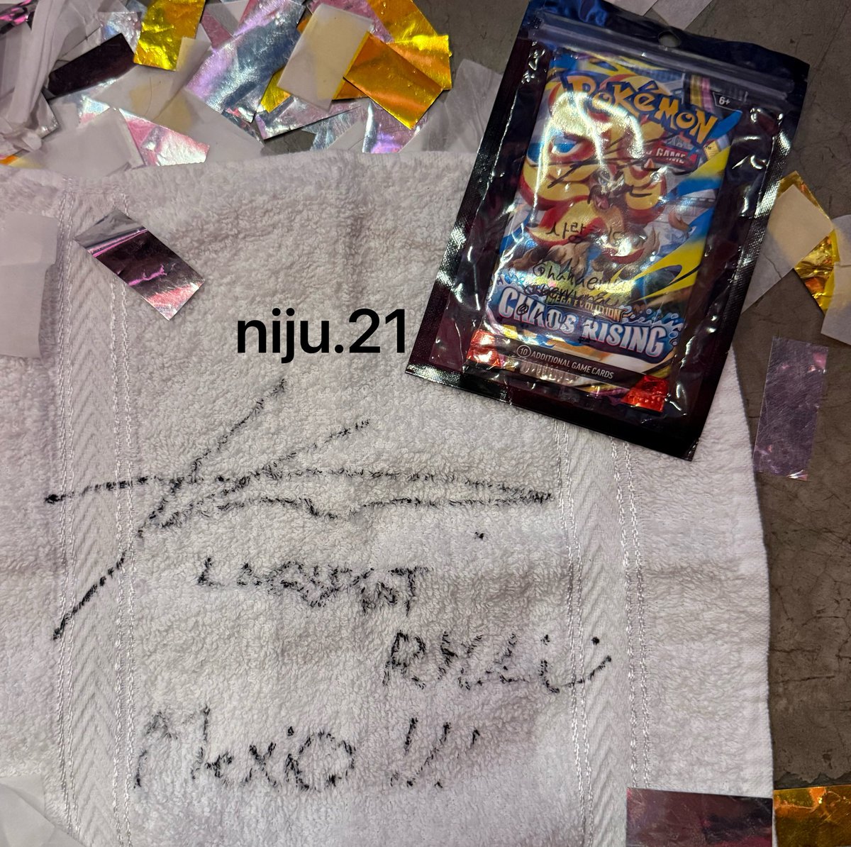 criptidaa's tweet photo. NOT ONLY THE POKEMON CARD BUT ALSO A TOWEL!!! BOTH HAND DELIVERED!!! Ryul… https://t.co/ik5ibI6b2F