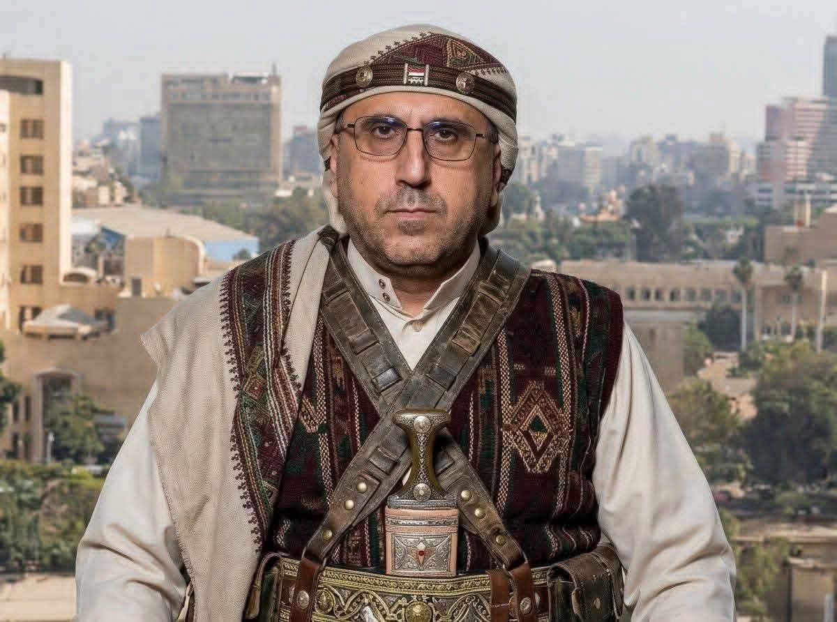 mohammad_shazar's tweet photo. في تكرار المشهد السوري باليمن
رامي عبد الرحمن  الحكومة اليمنية الشرعية ،
 هي حكومة إرهـ,ـابية ، وقبر والدتي في تعزّ لا أستطيع زيارته. 
سمورة اليمني " النفط من عنا والقمح من عنا والقات من عنا"
والشيخ حكمت الحميري قال "
نشترك مع إثيوبيا بالدين والعقيدة والقات وما نشتهي توافق مع الحكومة.. ولا نريد القات منهم وممنوع الطلاب يذهبون الامتحانات ..

#سوريا