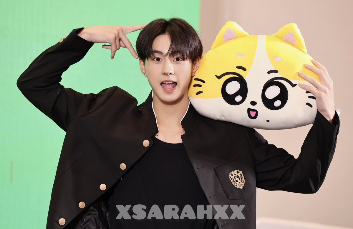 xSarahi_'s tweet photo. 260906 Makestar Shanghai 
🐱Wonchuchuchuchu🐱

#엔하이픈 #ENHYPEN  #JUNGWON #정원 https://t.co/vtTkjTUjvG