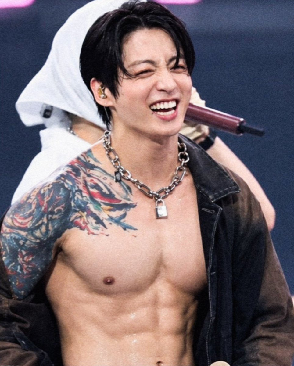 beefzax_'s tweet photo. ㅤ         The alpha                           His omega https://t.co/hRJfakNMCj