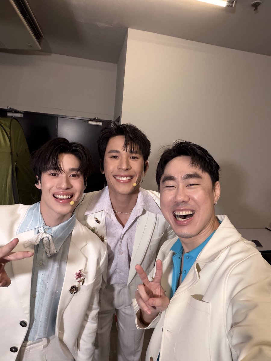 Que515's tweet photo. ขอบคุณชาว People ทุกคนมากๆนะครับ เมื่อวานสนุกมาก รู้ตัวอีกทีตื่นมาเสียงหาย หวังว่าทุกคนจะสนุกและมีความทรงจำดีดีร่วมกับน้องเพิร์ลพีค ไม่ใช่ซิ พี่ป๊า น้องบี๋ รอเรื่องหน้าได้เลย #PeekAPoooWithPearlPeak 
#เพิร์ลพีค #Pearlpeak https://t.co/fd9gcpYHE0