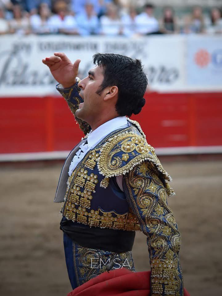 elpoligdl's tweet photo. ALEJANDRO FERNÁNDEZ, PRIMER TRIUNFADOR EN EL SERIAL MENOR TAPATÍO 

https://t.co/VjQe5wZthF https://t.co/yuZ9YLsiaz