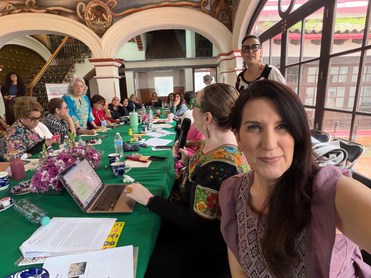 kenialopezr's tweet photo. Las mujeres en lo individual podemos trabajar por nuestros derechos, pero sabemos que si trabajamos juntas, somos mucho MÁS FUERTES. Tuvimos nuestra Asamblea Nacional de @MujerEsPlural 💜

Todas @MC_alanis @DulceSauri 
@CZavalaP @ivonnemelgar @PatriciaMercado @C_Humphrey_J @DaniaRavel @amaliagarciamx @MarthaTagle y muchas más mujeres brillantes, trabajando por, para y con #MUJERES: