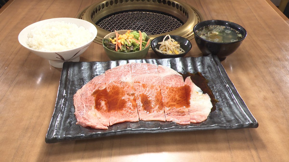 TVGweb's tweet photo. 「オモウマい店」9/15放送⏰

SixTONES・髙地優吾、
高橋成美がゲストで登場✨

千葉県柏市の威勢抜群な焼肉店は
開店30分前から行列ができるほどの人気
名物の店主・みっちゃんにも注目が🍖

青森県深浦町の老舗食堂が
60年以上無休を貫く理由とは⁉️

https://t.co/o1ARdkswxH

#オモウマい店 https://t.co/zUh0o2zHh1