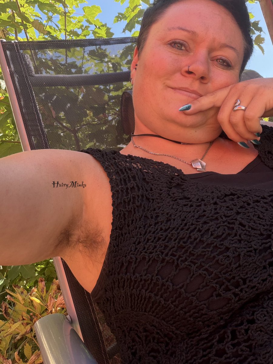HairyMinka's tweet photo. Happy sunny Day 💋 #hairy #bodyhair #noshave #axilas #hairyarmpit #hairyarmpits #noshavelife #hairyarmpitlover #bbw #chubby #naturalwoman #hairymilf https://t.co/99cwSvpWwm
