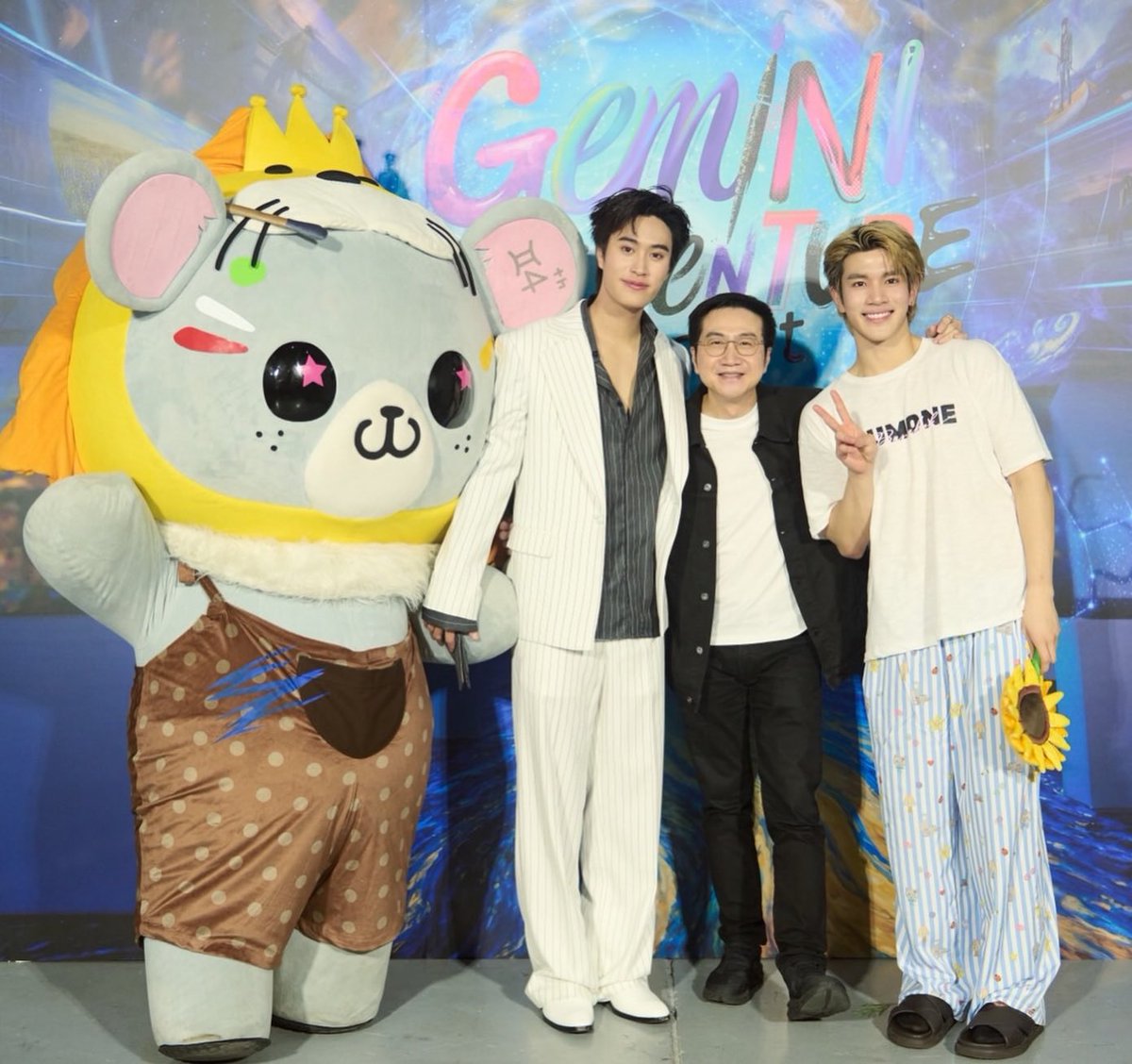 Geminint_family's tweet photo. ♊️ IG Update | tha_sataporn

คอนเสิร์ตเดี่ยวครั้งแรกในชีวิต กับความท้าทายที่เอาชนะมันได้ด้วยการฝึกฝนและพัฒนาตัวเองมาตลอดเวลา ขนาดที่คาดหวังไว้มากแล้ว เจมยังทำได้เกินที่คาดหวังไปมากมายเลยครับ เก่งจริงๆครับ เด็กมหัศจรรย์ของพี่ 👍👍👍❤️❤️❤️ @gemini_ti 

#GeminiConcert #RISERMUSIC #GMMTV
#Gemini_NT #เจมีไนน์