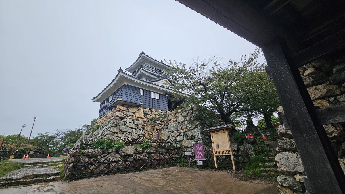 expertblack's tweet photo. 昨日豊臣兄弟みたから、浜松きた https://t.co/dYDztvIj0a