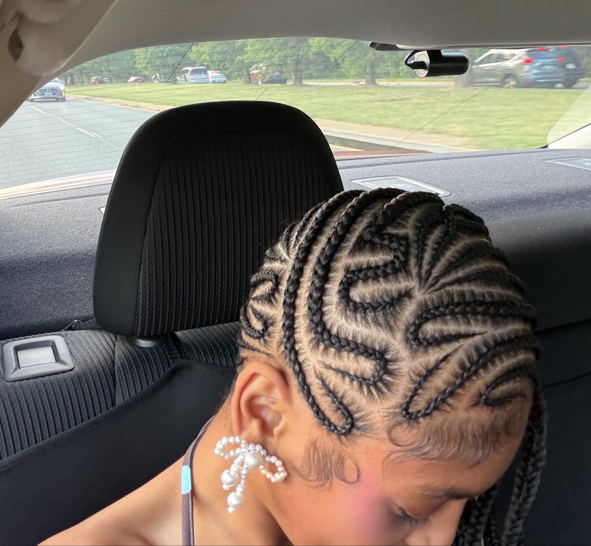 adorevick's tweet photo. Your bestie no do you no hair!🙂‍↔️ https://t.co/vWMKvnZYda