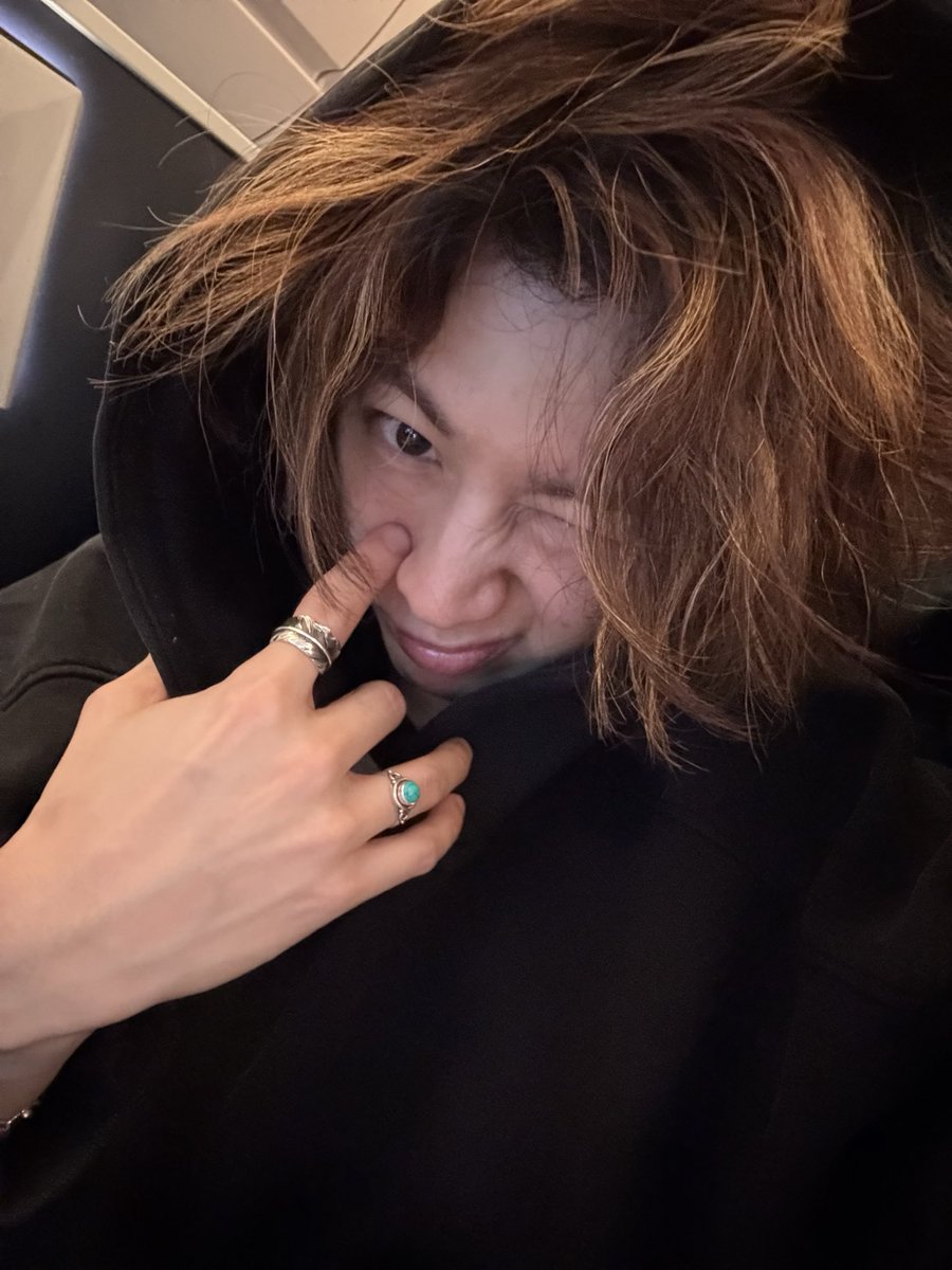 sssong6823's tweet photo. 먹고 자고 먹고 자고 ✈️🚀 https://t.co/IRRNblWFfC