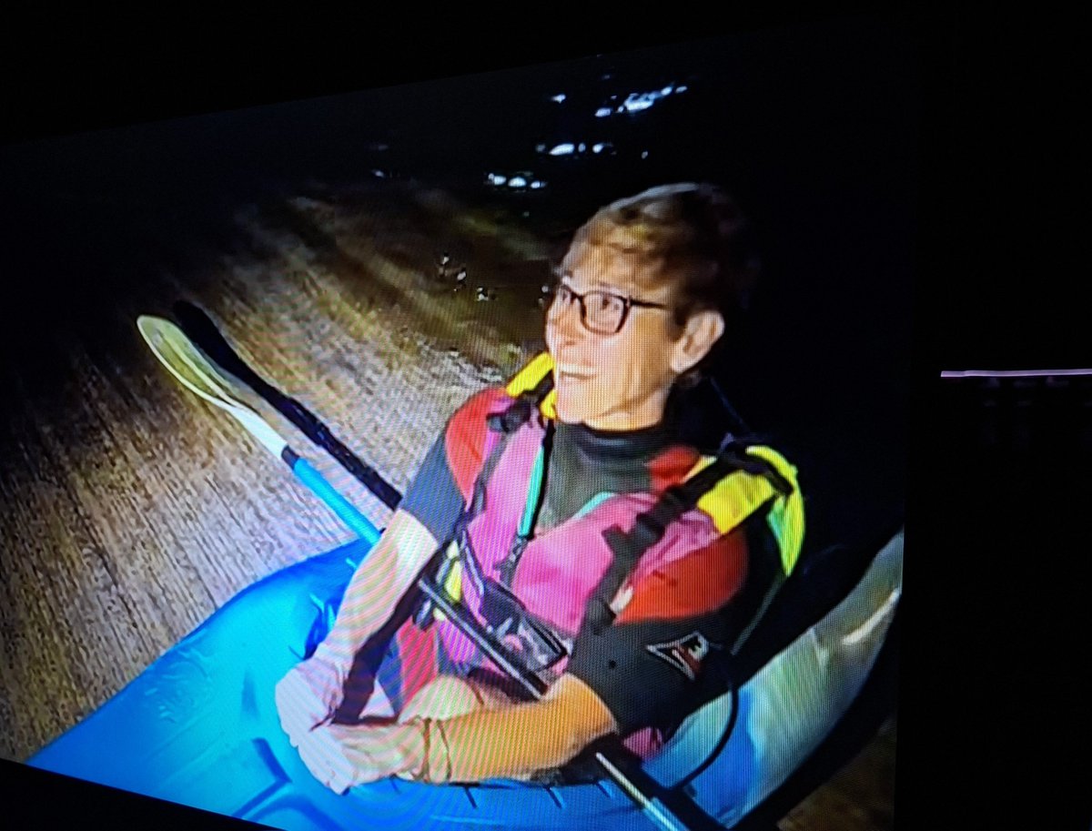 BasilTheGreat's tweet photo. This woman is just an ordinary member of her community

Last night she kayaked around police barriers to deliver supplies to men holding up illegal migrant busses in Portsmouth

ABSOLUTE PATRIOT 🫡🇬🇧 https://t.co/TWdlNrueYk