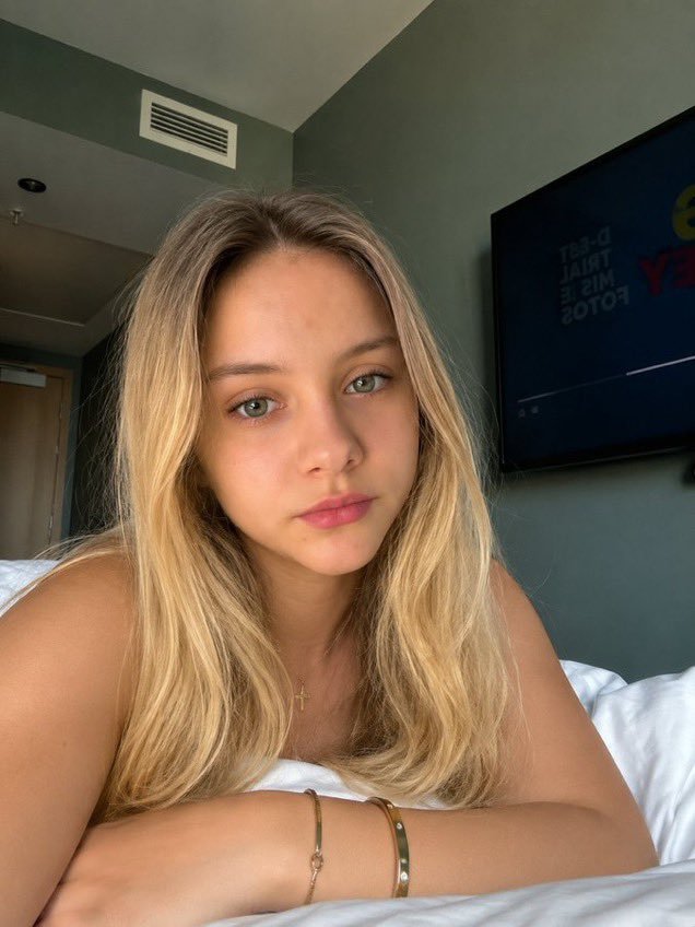 Valerianegn3lf's tweet photo. Soft look, quiet mood, beautiful moment 🌸 https://t.co/ZsVFmsKmdw