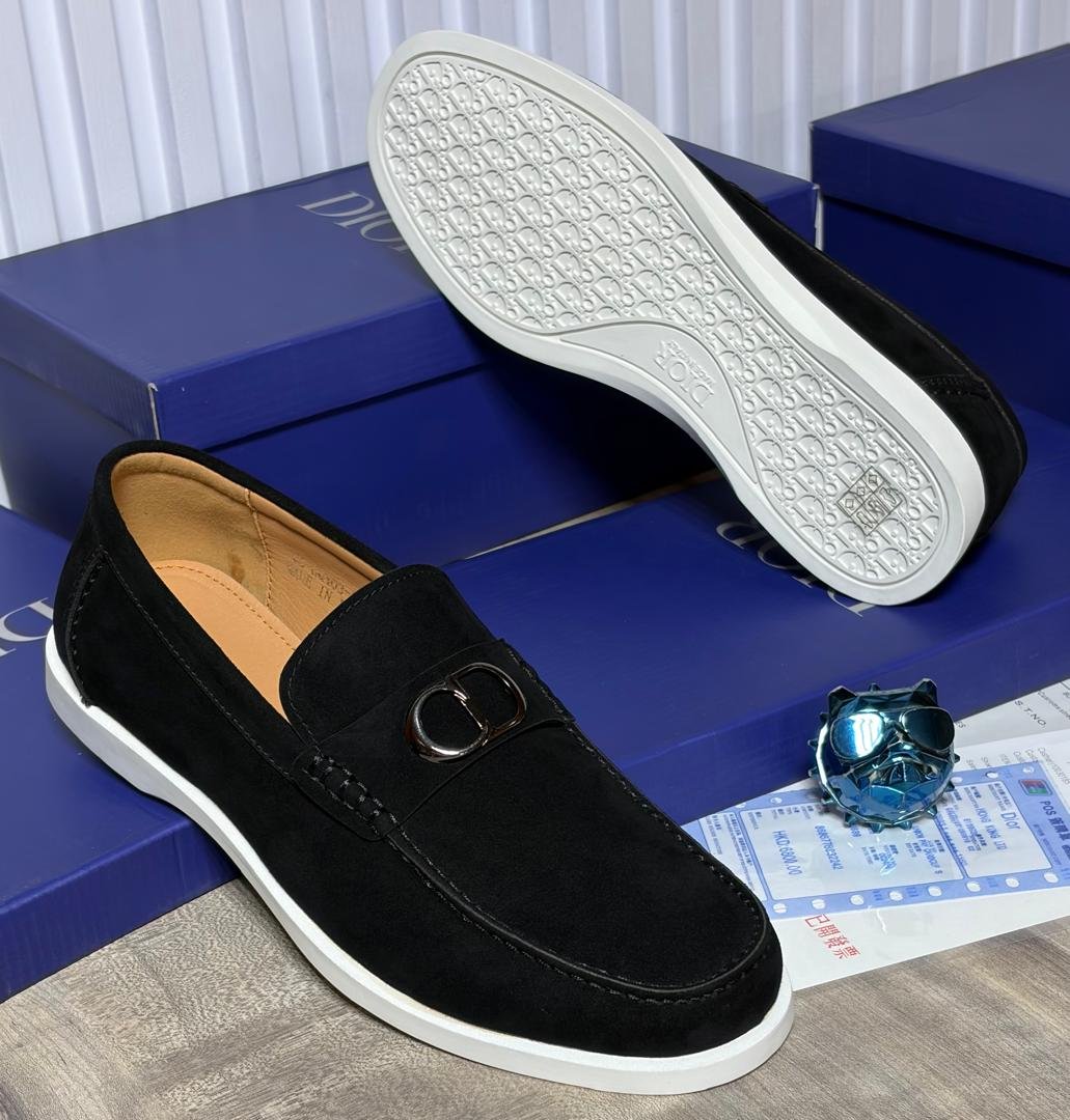 U10kayShop's tweet photo. Sizes 40--------------46
Price 42000 https://t.co/humrGFUpRZ
