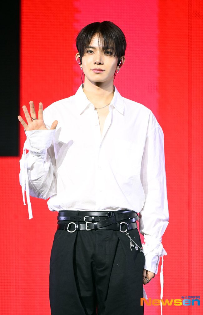 evanfolder's tweet photo. [260907] DEATH OF ME PRESS SHOWCASE

Media Photos 📸

#EVAN #에반 #HEESEUNG #희승 https://t.co/sWL4L8Vwdr