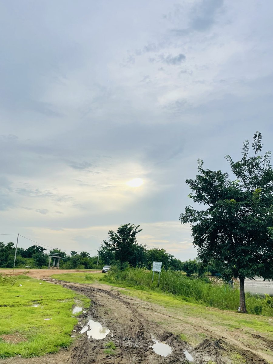 Linemxb's tweet photo. ចង់ឡើងភ្នំតែគ្មានកំដរ🏕️🏕️🌿🌿BMC https://t.co/r3tFWamysn