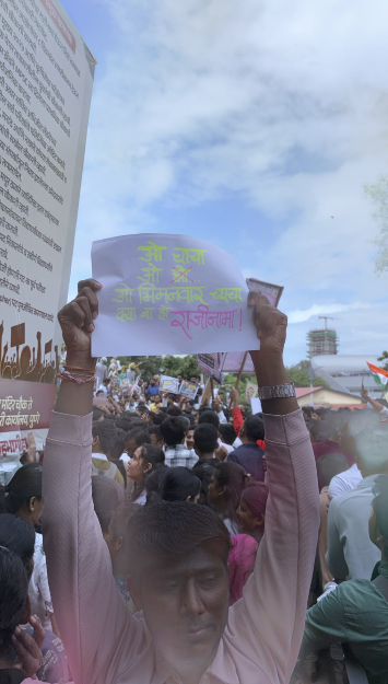 INCRojgar's tweet photo. विराट #MPSC_आक्रोश_मोर्चा पुण्यात ओंकारेश्वर मंदिराजवळ सुरू! पाऊस असूनही हजारो #विद्यार्थी जमले. 
भ्रष्ट अधिकाऱ्यांनी भविष्य हिरावलं! मोर्चा शांततेत पार पडेल, पोलिसांना सहकार्य करूया!
#MPSC_आक्रोश_मोर्चा #MPSC_Scam
@INCMaharashtra @INCHarshsapkal @INCMumbai @INCIndia https://t.co/HbO4cPvPaT