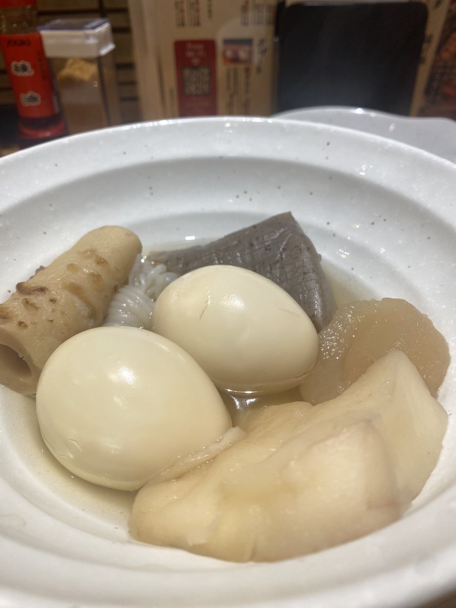 dreadrock_rasta's tweet photo. 仙台トラストシティ２階に立て続けに
昼飲みの店入ってると⁈
んでお初の「博多酒場あいらしか」
昼だとてチャージ料搾取も
それがおでん食い放題種類激少ない、、
だが味はいい酒は安めで好印象
料理はいたって凪で普通で凪で美味い

昼飲みてさ、後続客が来ないと
なんか居心地イマイチなんだよね👎 https://t.co/OifMP8z6yU