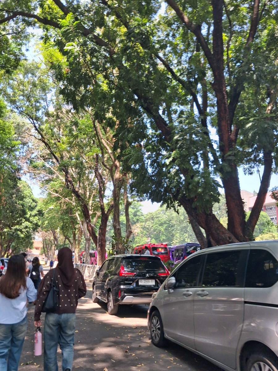 inichaela's tweet photo. first week of the new semester (mau jd maba terus 🙃) https://t.co/dnGCCCHCHl