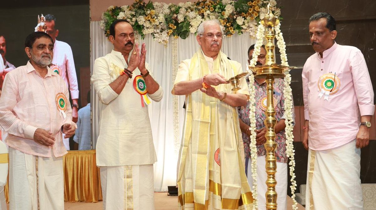 KeralaGovernor's tweet photo. Hon'ble Governor Shri Rajendra Vishwanath Arlekar inaugurated the Onam celebrations organized by the Bombay Keraleeya Samaj at Shree Manav Seva Sangh Hall, Sion, Mumbai. https://t.co/tlfiuyHeEo
