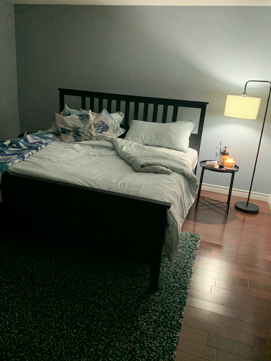 LisaHernanbqq's tweet photo. Nighty night, don’t let the bed bugs bite…Ontario
#RoomTour #eomera https://t.co/ntUNpW2019