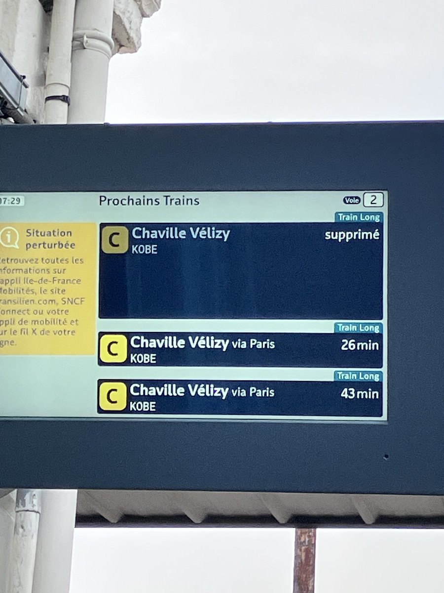 rvlimo's tweet photo. @RERC_SNCF sur la branche Dourdan on a terminé la semaine avec une panne le matin vers Paris suivi de son incident le soir pour rentrer - la semaine reprend avec la même régularité https://t.co/WFNlqQpvxe