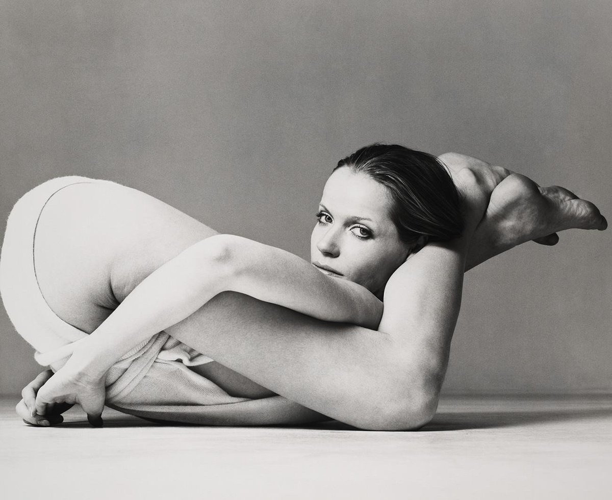 conraid's tweet photo. Veruschka (Vera von Lehndorff-Steinort) by Richard Avedon, 1972.
#posizionicomode https://t.co/BN8Ldv6PKF