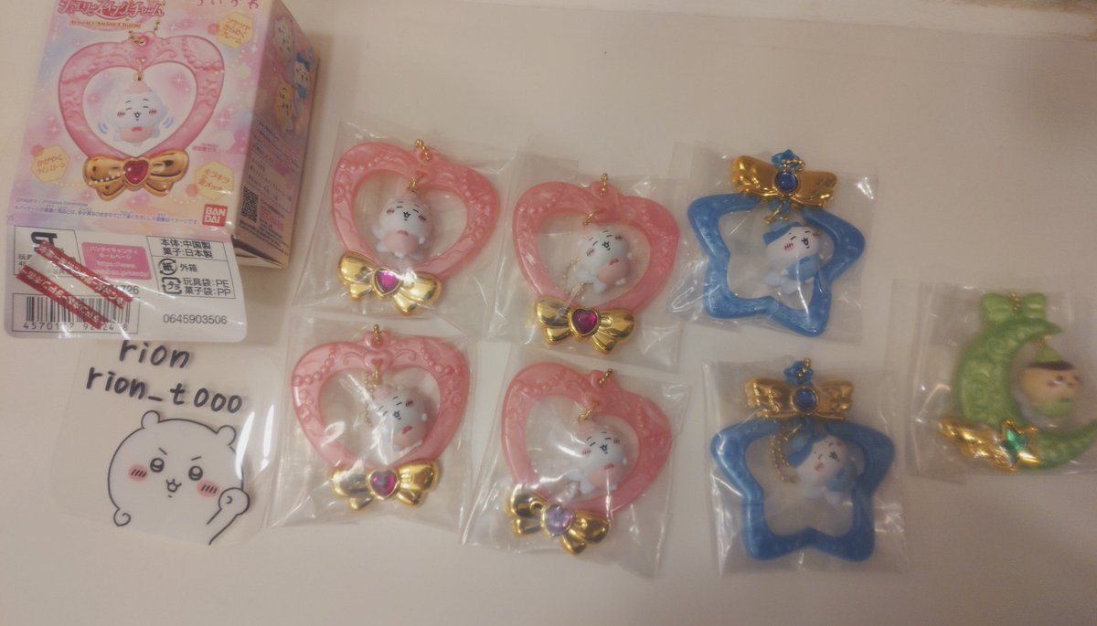 rion_t000's tweet photo. ちいかわ
ジュエリースイングチャーム

…あの…これって…
ランダムじゃなかったんですね…？
箱のものがそのまま入ってたんですね…
ちいもはちもくりまんセンパイもめっちゃかわいいんですけど
推しうさぎなんです…🥲 https://t.co/9dHi8K4n9l