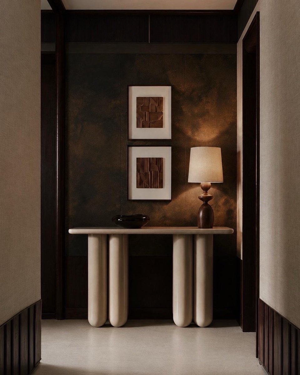 softstaticp's tweet photo. between warm lamps and quiet corners https://t.co/iSnosczg24