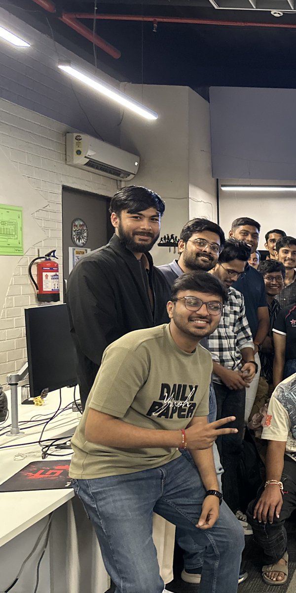 aihackersco's tweet photo. hopping on the trend https://t.co/zFJJSHHJdB