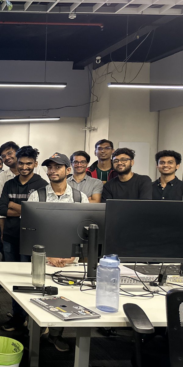 aihackersco's tweet photo. hopping on the trend https://t.co/zFJJSHHJdB