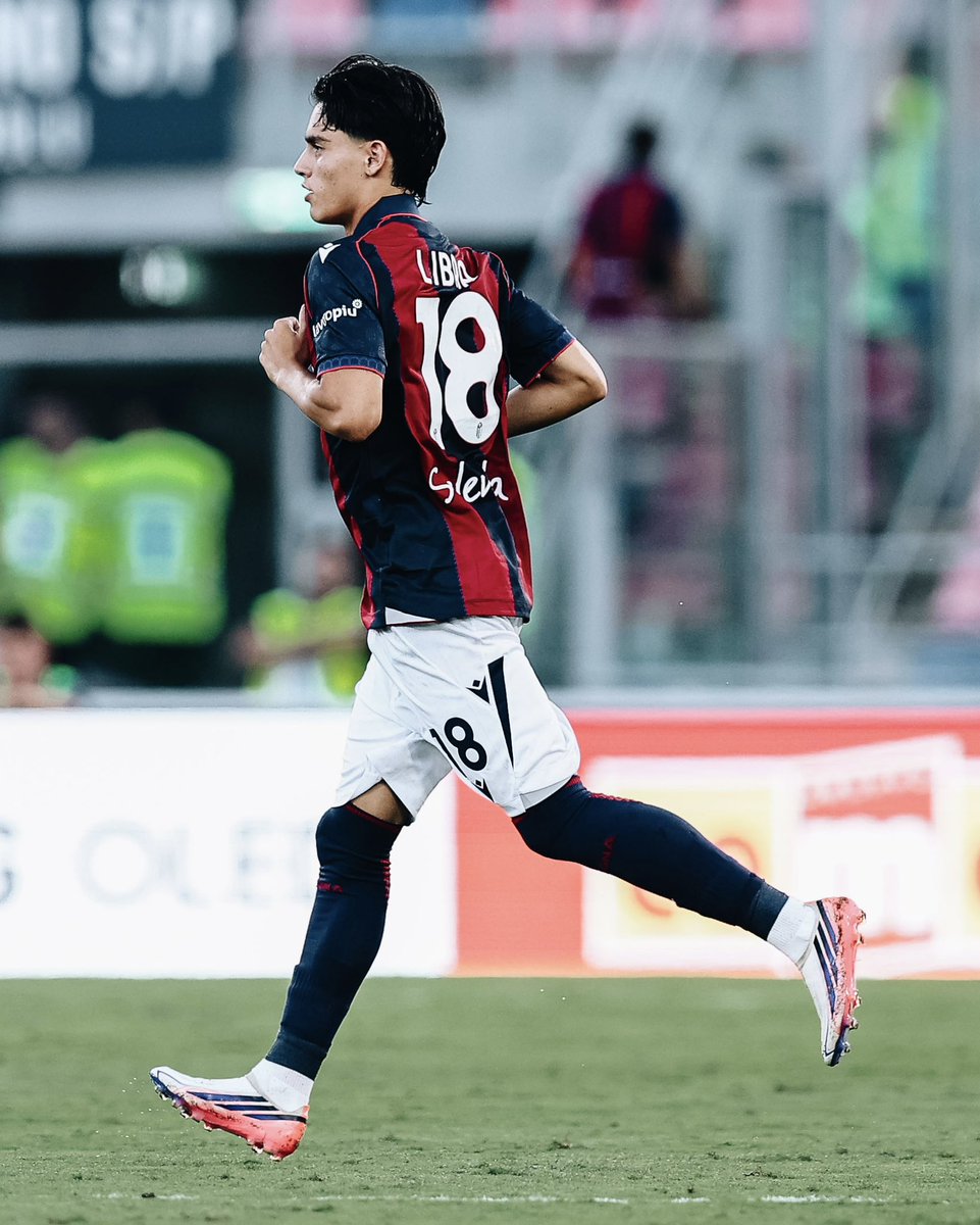 Bolognafc1909's tweet photo. ☝️💎🇻🇪

#BolognaSassuolo #WeAreOne https://t.co/cTibbN141v